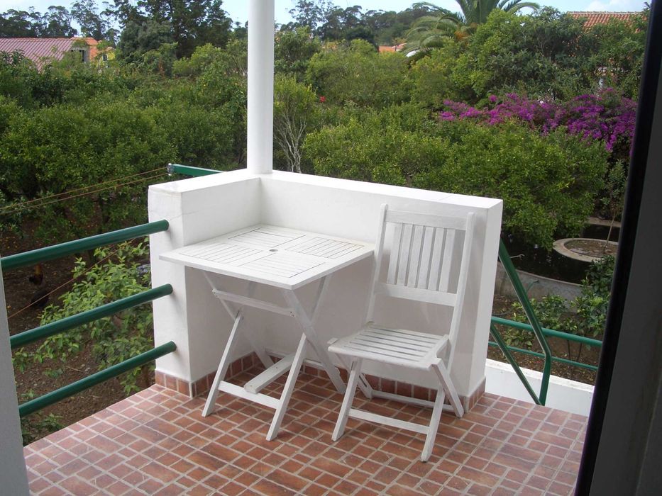 Apartamento T1 numa quinta na periferia de Angra