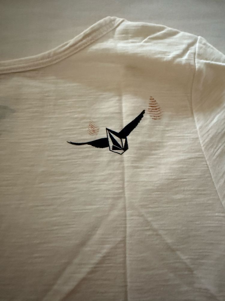 T shirt volcom como nova L