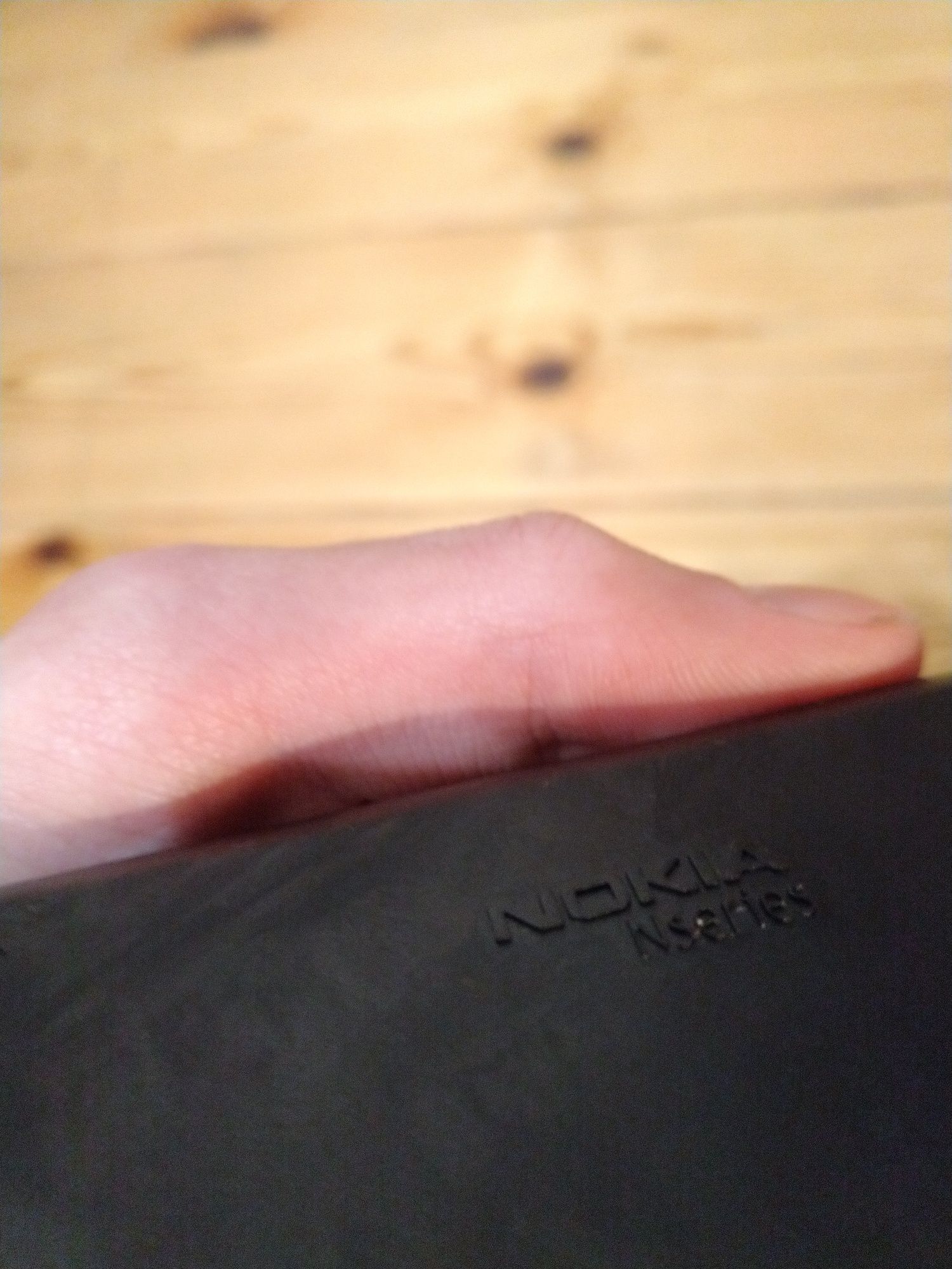 Srebrny prototyp Nokia N950