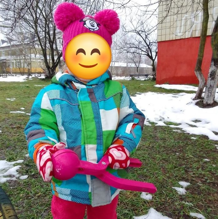 Курточка зимова.