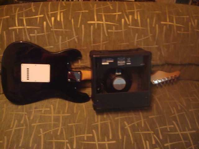 Продам электрогитару с комбиком