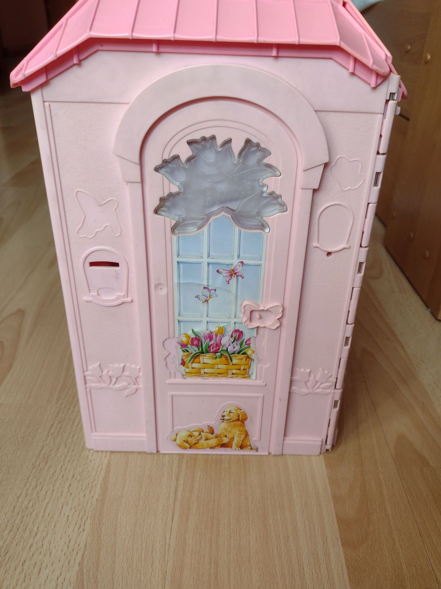 Domek dla lalek firmy Mattel z 2000roku
