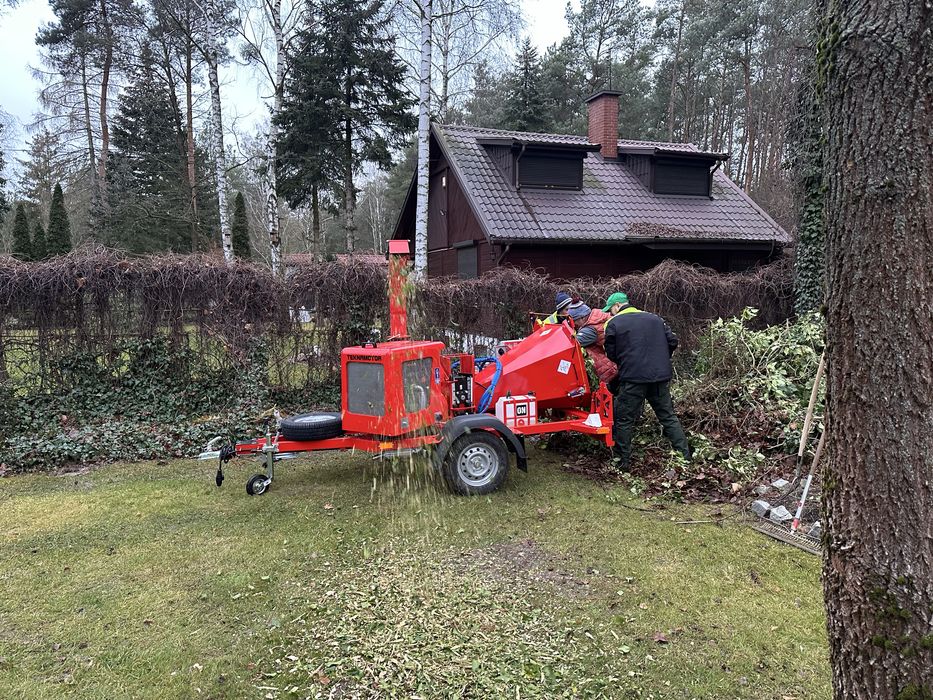Wycinka drzew, porządkowanie działek, rębak, podnośnik 27M