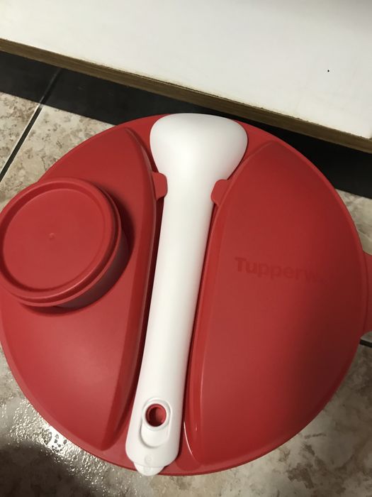 Vendo mega lanchonete tuperware 3.9 l nova