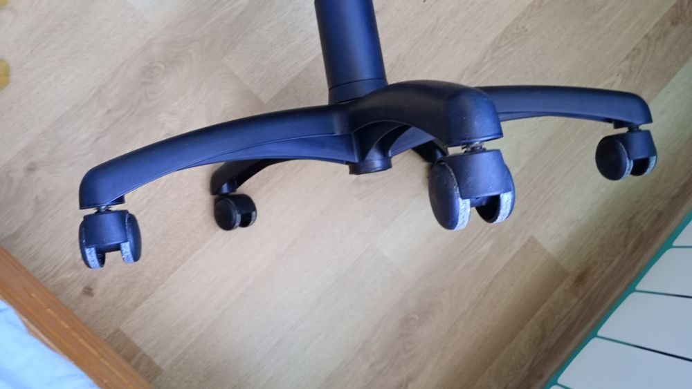 Fotel biurowy obrotowy