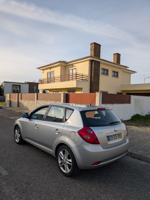 Kia Ceed 1.6 diesel como novo
