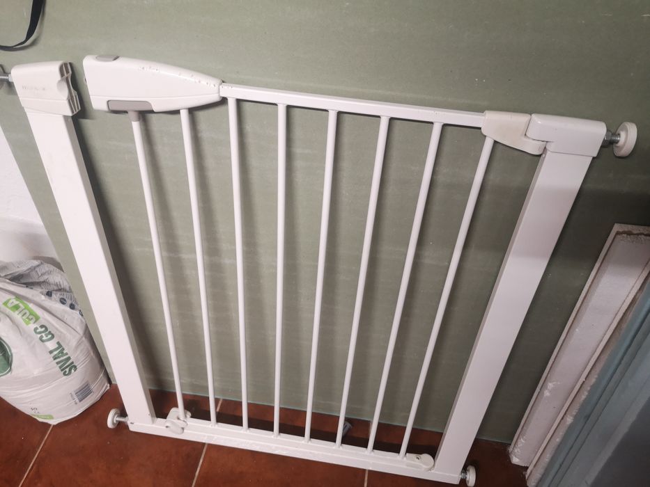 Grade metal criança