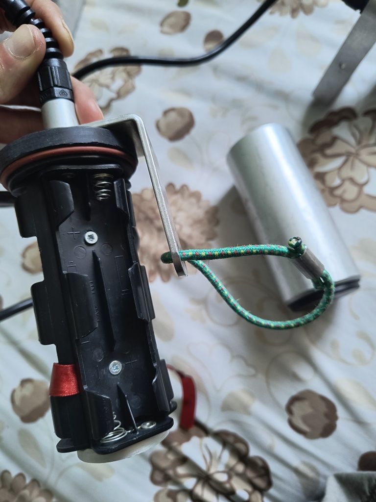 Latarka nurkowa azon LED 3000 9 diód xpe