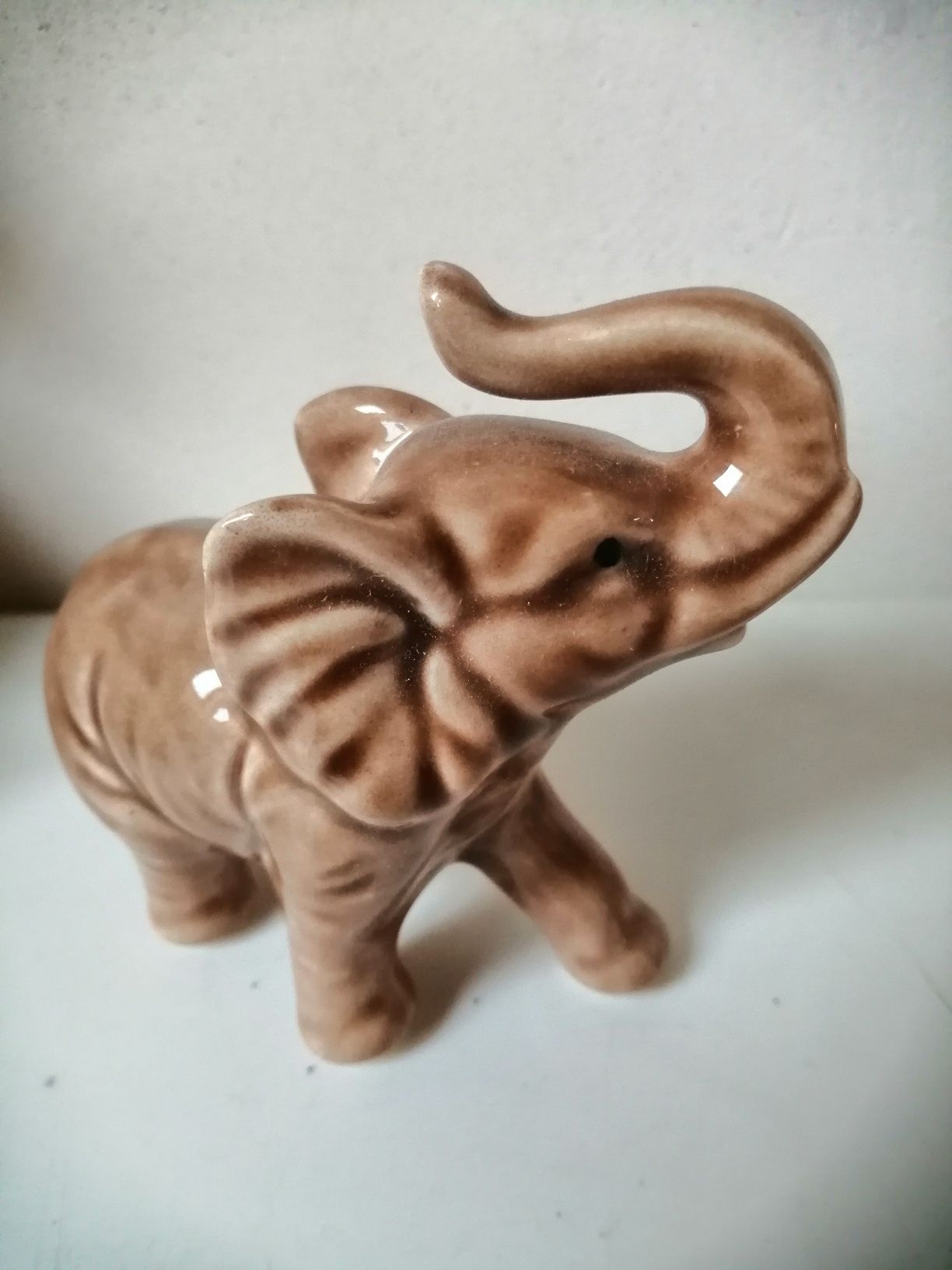 Figurka porcelanowa słonia