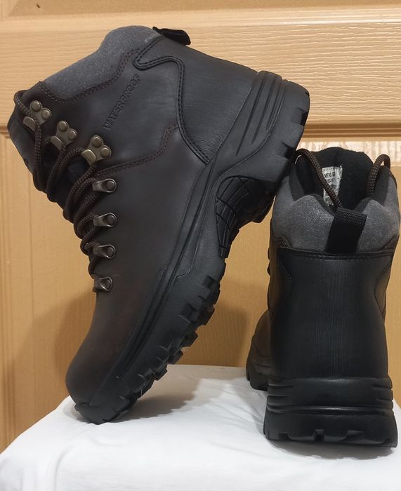 Продам чоловічі оригінальні нат шкіра зимові термочеревики EVEREST нов