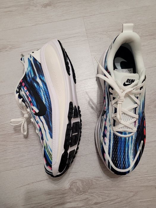 Кроссовки NIKE ZoomX VOMERO 18 нові original