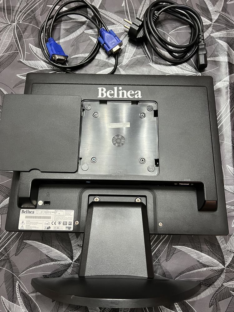 Monitor belinea - Com os cabos