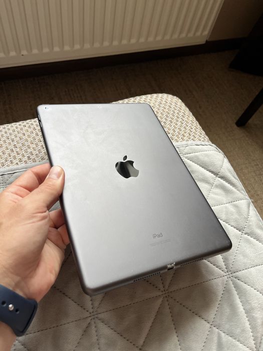 Apple iPad 8 покоління 32Gb модель А2270