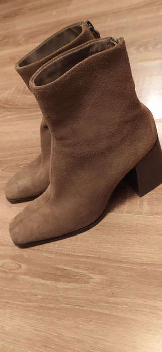 Buty botki zamszowe obcas brąz cappuccino