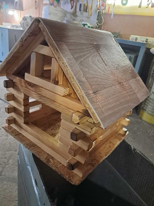 Кормушка для птиц