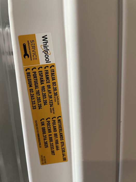 Arca congeladora Whirlpool, vertical, Non frost