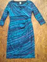 Платье женское 44- 48 разм.ткань прекрасно держит формы