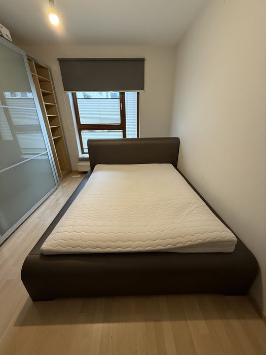 Lozko  z dwoma materacami