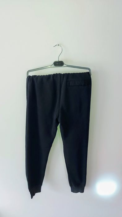 Calças Nike M treino pretas com bolsos – Desconto só hoje