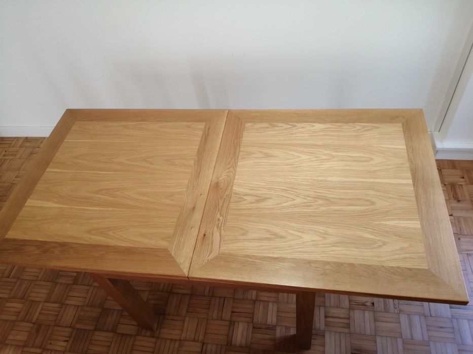Mesa extensível de carvalho maciço