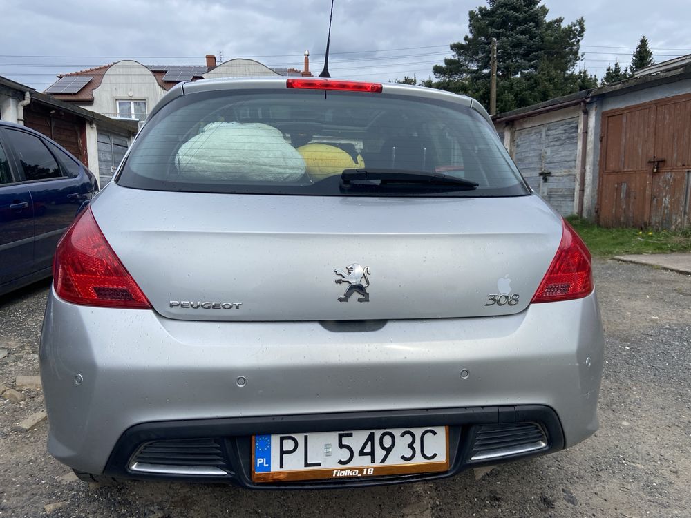 Peugeot 308 1.6 benz.