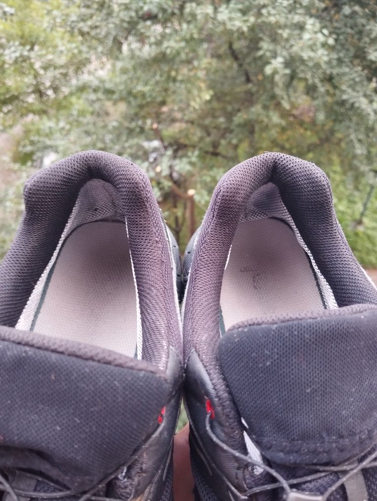 Кросівки Salomon Gore-tex оригінал р.46