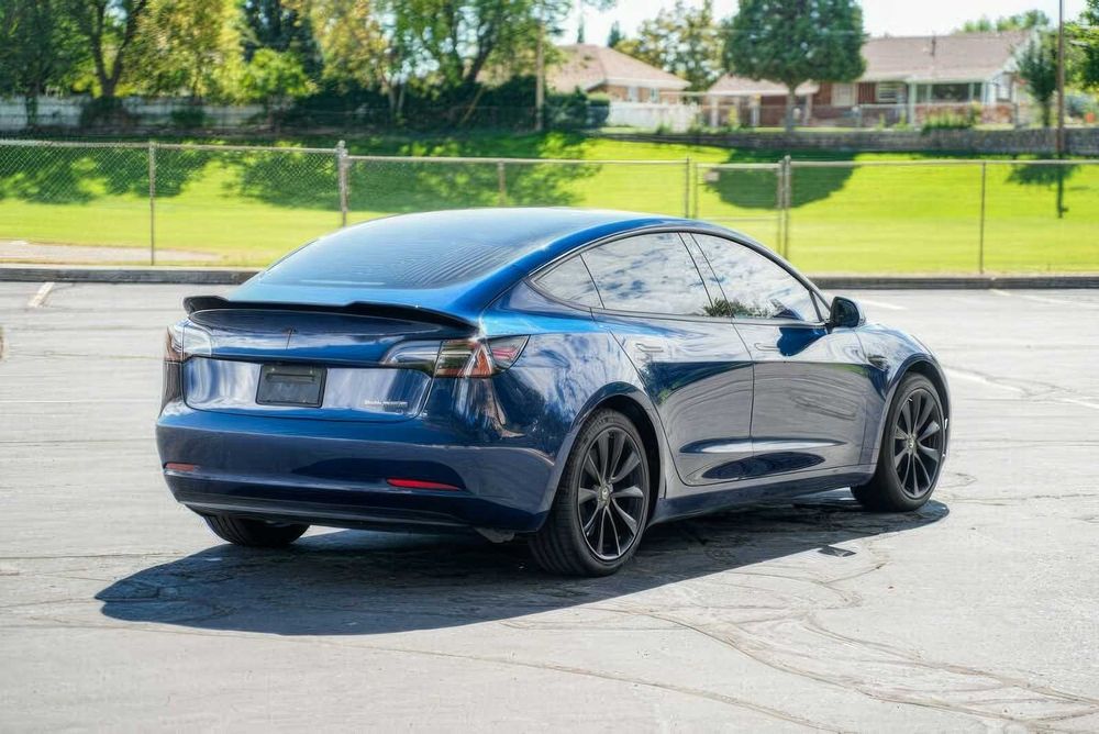 Tesla Model 3 Long Range      2019