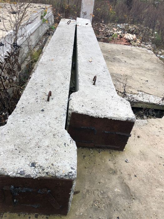 Дорожні аеродромні плити