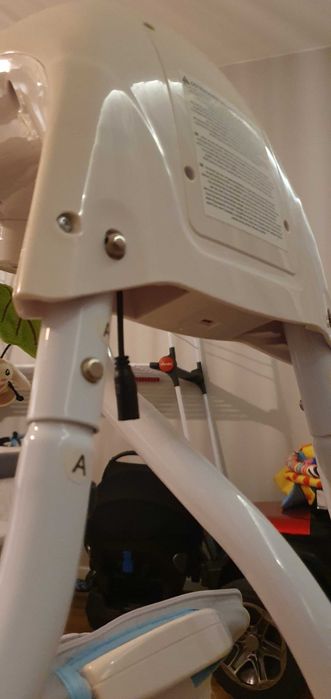 Huśtawka bujak elektryczny Caretero Bugies na baterie lub zasilacz