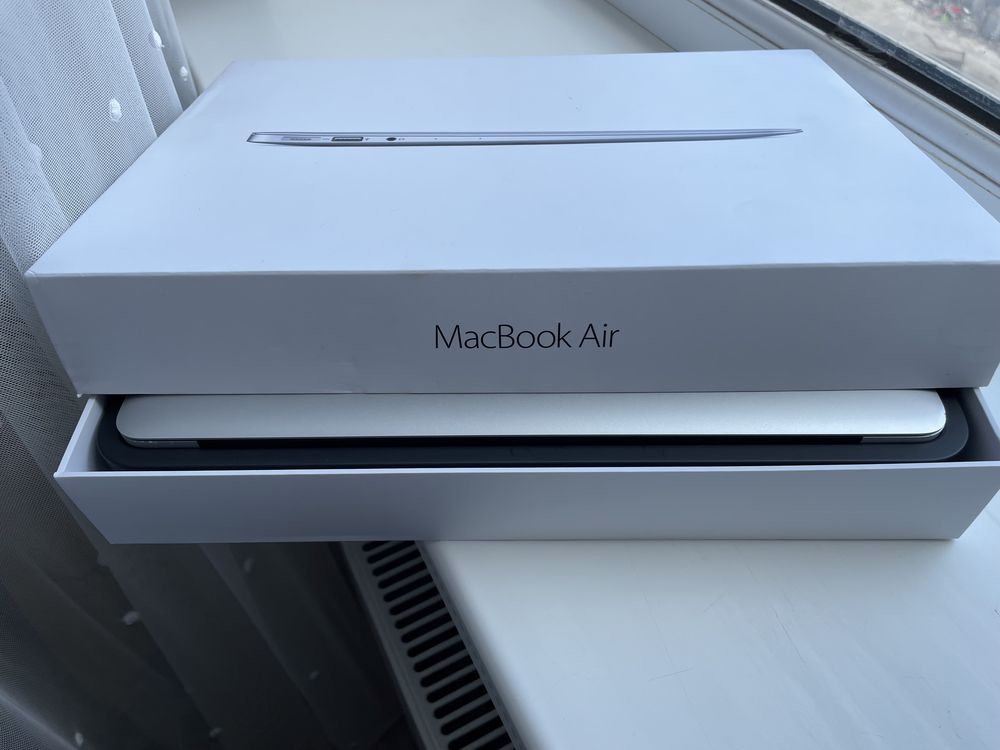 Продам MacBook Air 2013