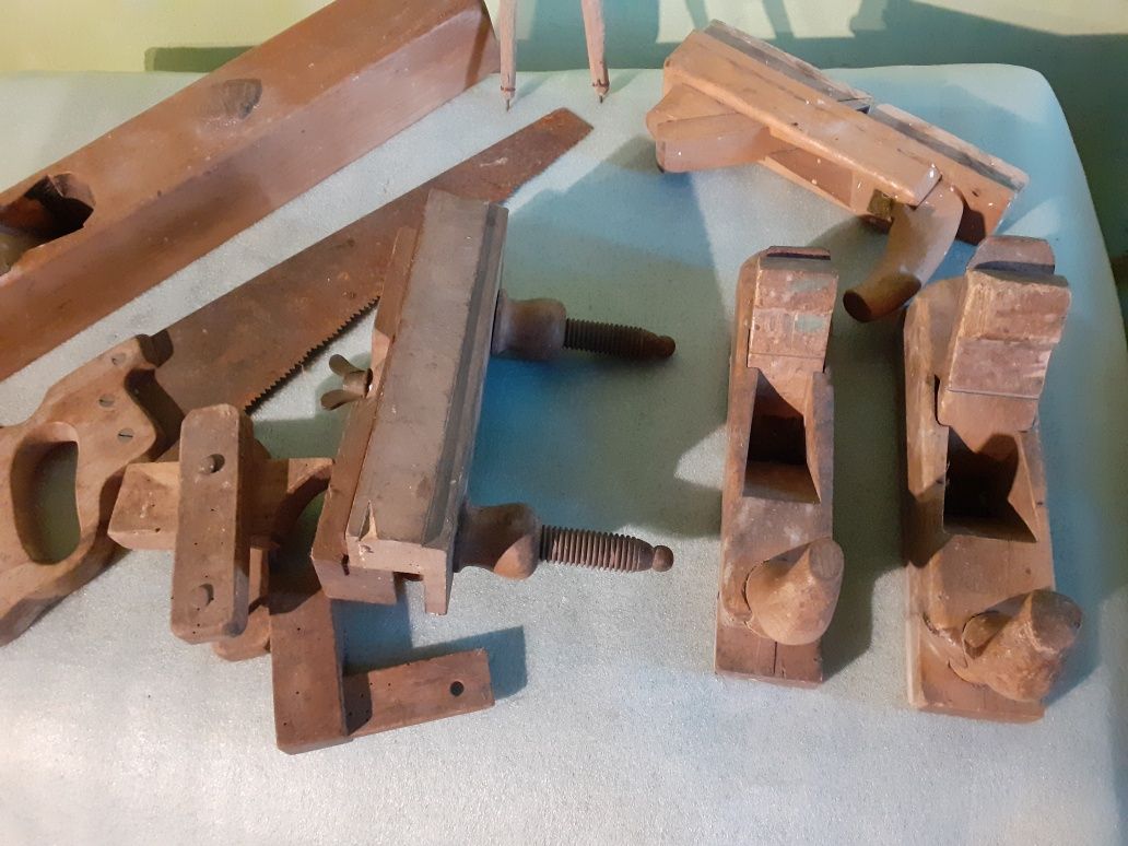 Stare narzędzia stolarskie