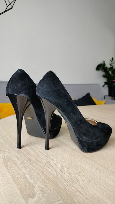 Buty Czółenka zamszowe na platformie rozm. 38