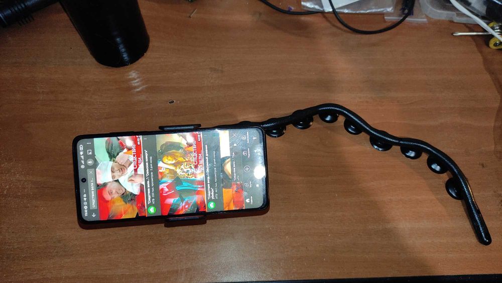 Крепление для смартфона "гусеница"