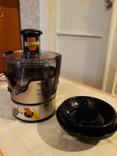 Продам cоковыжималку TEFAL ZN355C3E