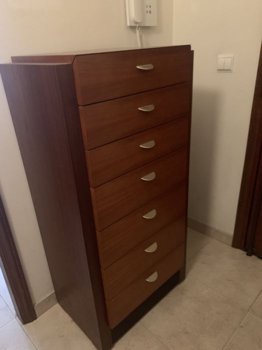 Movel com gavetas. Medidas:altura-1,18 m; largura-58com; prof.40 com