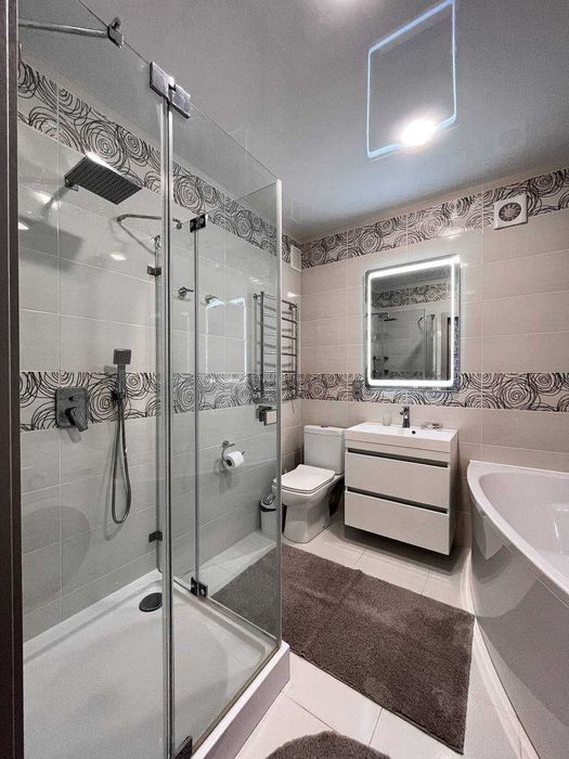 Апартаменти Люкс 2-кімнатні у Центрі - Мережа HELEN