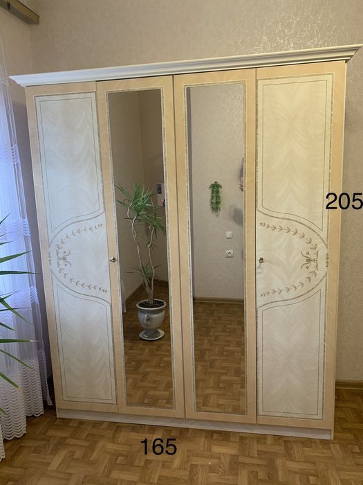 Шкаф + комод с зеркалом