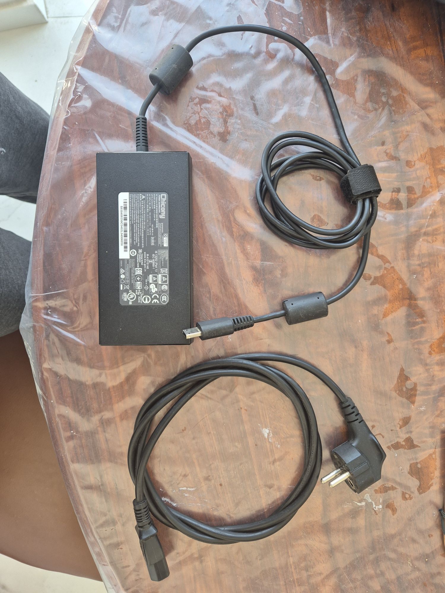 Carregador original do laptop MSI GP66 Leopard 10UH-483