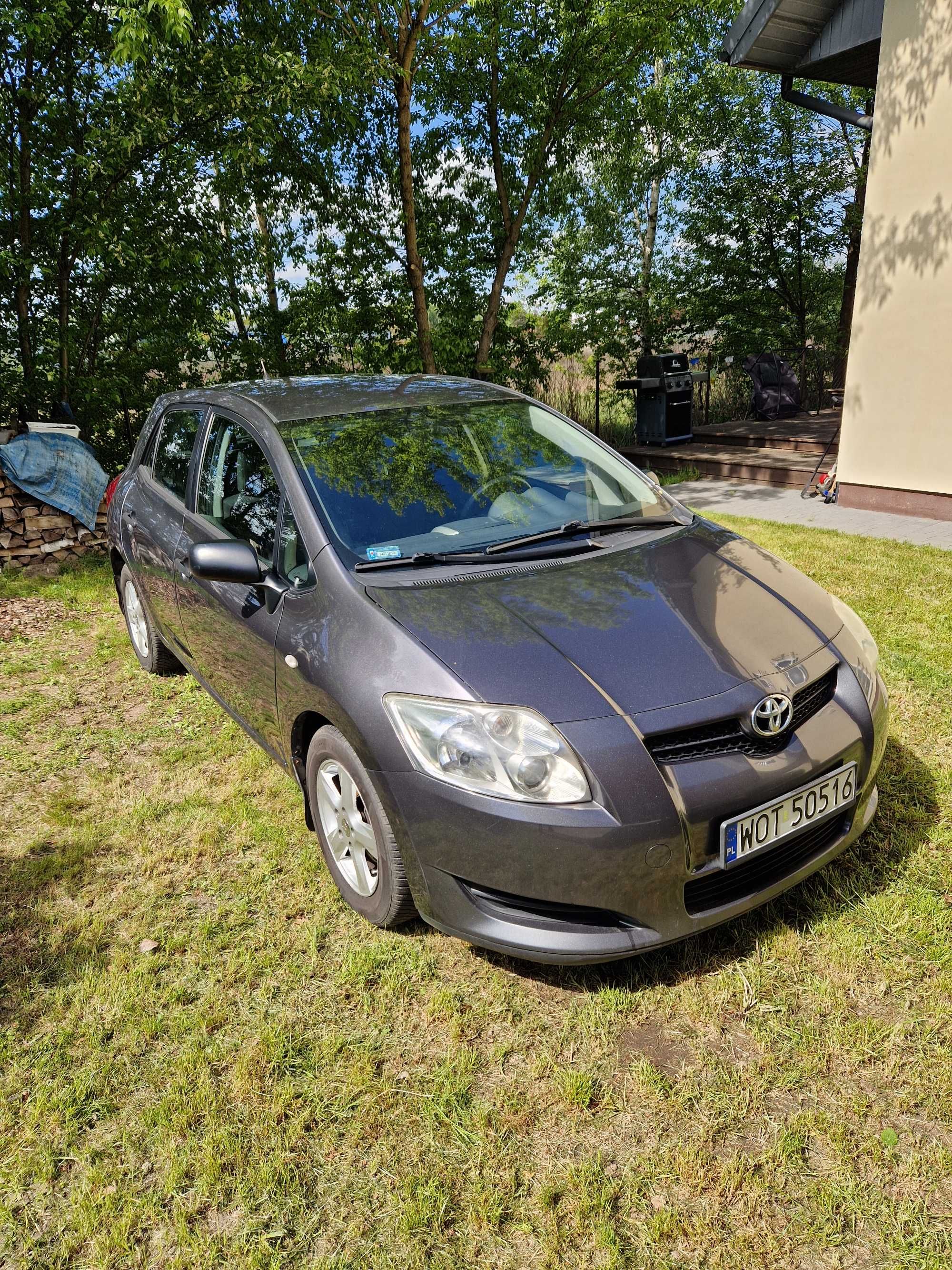 Toyota Auris 1,4 diesel.