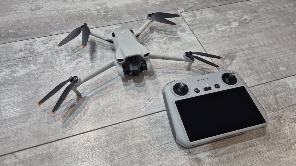 Dji mini 3 kontroler RC z wyświetlaczem +DJI CARE