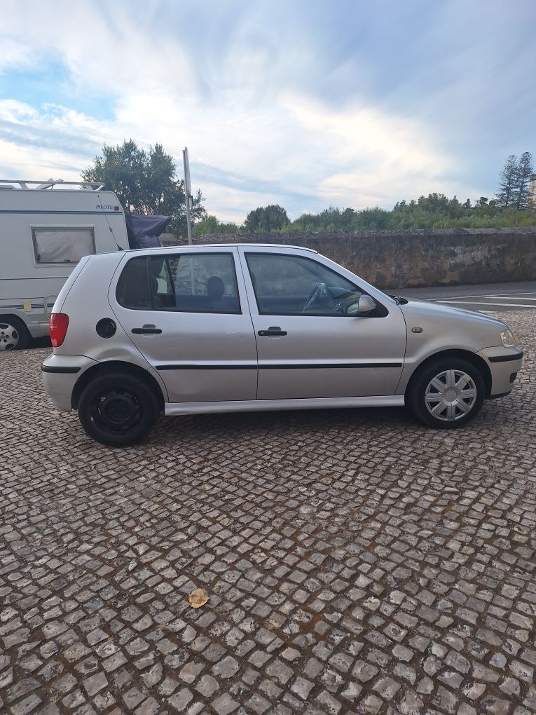 Polo 1.0 em bom estado