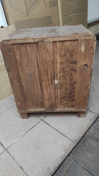 Nocne stoliki z lat 50-tych