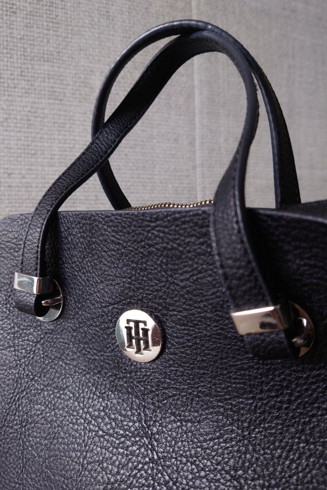 Torebka listonoszka kuferek Tommy Hilfiger jak nowa