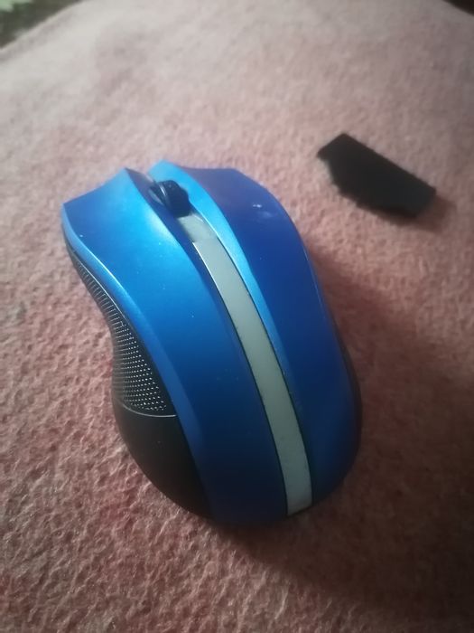 Зарядний пристрій для крон і батарейок а і ааа