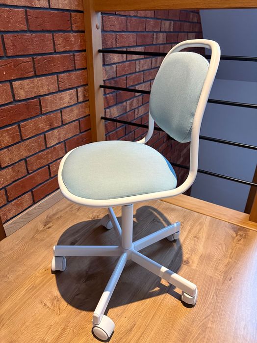 ORFJALL IKEA Dziecięce krzesło biurowe, biały/Vissle jasnoszary