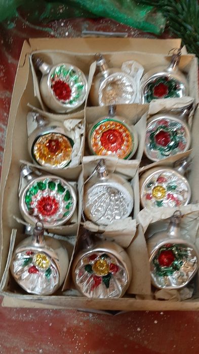 Szklane bombki reflektorki,ozdoby choinkowe PRL.12 sztuk.