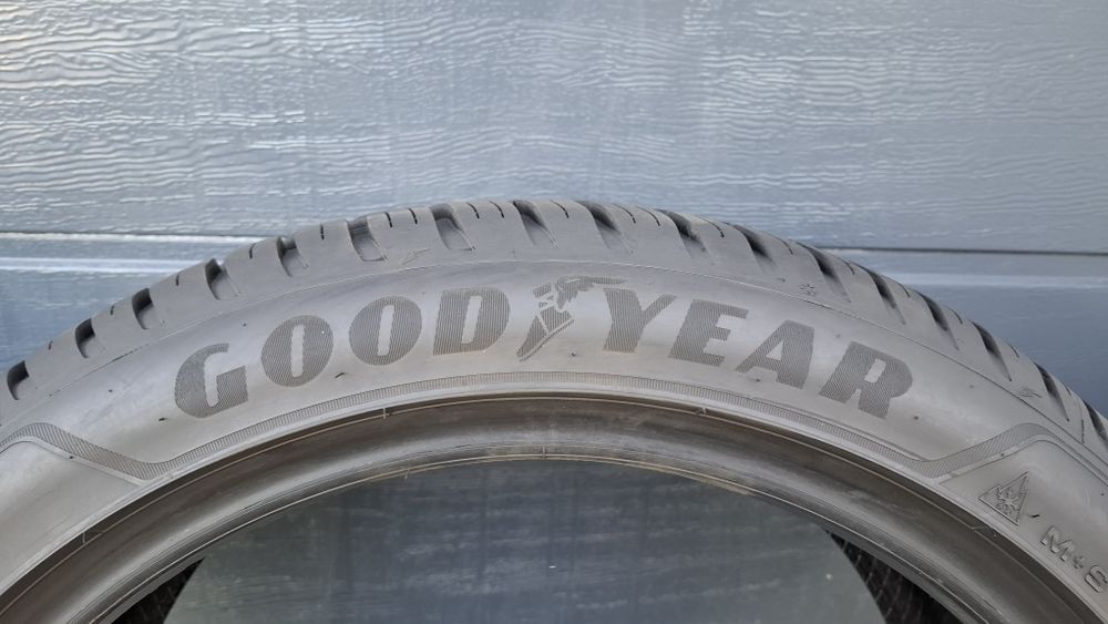 Goodyear 225/45 R18 Vector 4Seasons 7.8 mm