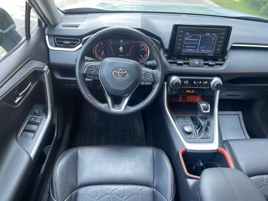 Toyota RAV4      2022