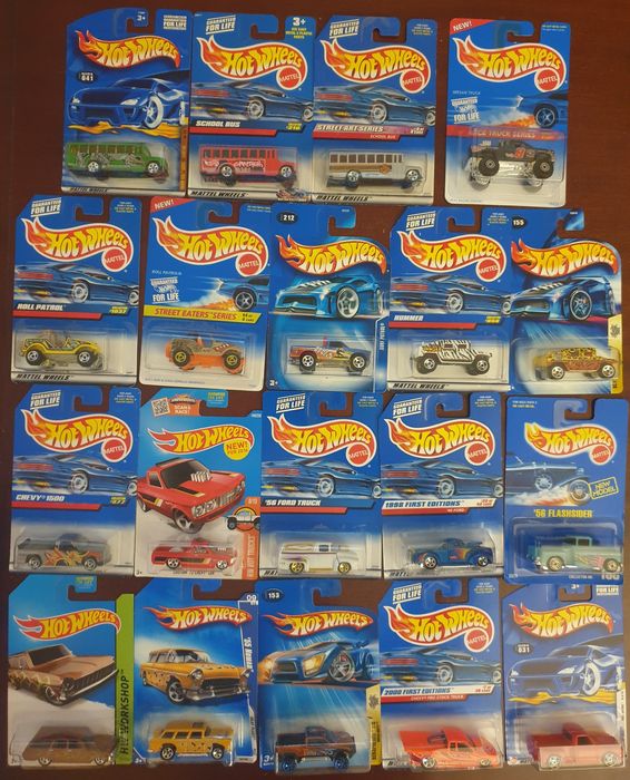 Hot wheels antigos/ miniaturas 123 lote