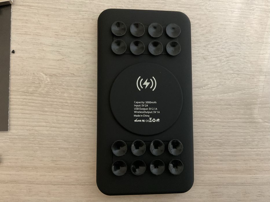 Повербанк 2 в 1: Wirele Charning Pad